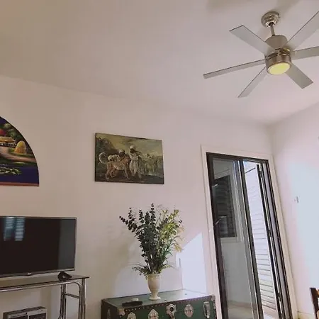 Vintage Apartment *