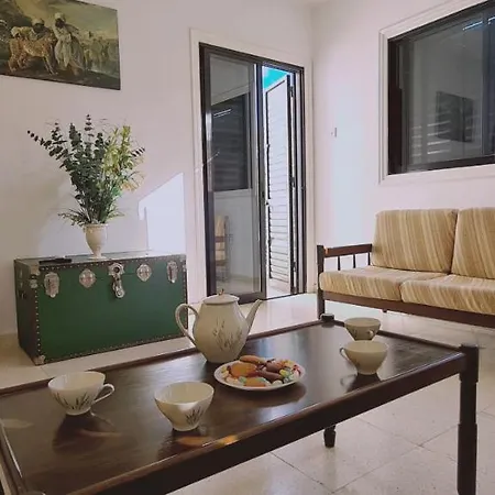 Vintage Apartment *